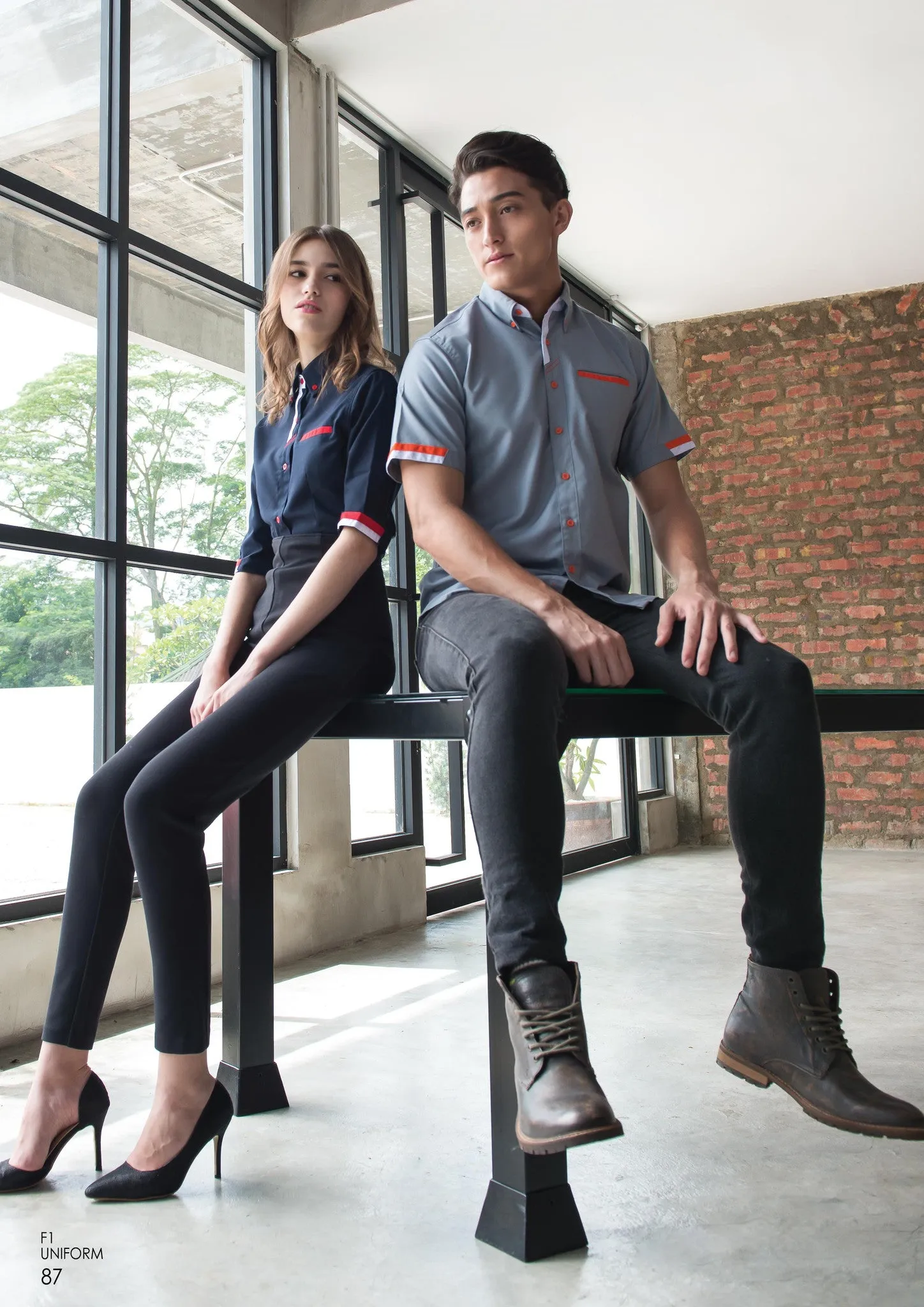 126 Unisex Short Sleeve Button Top -