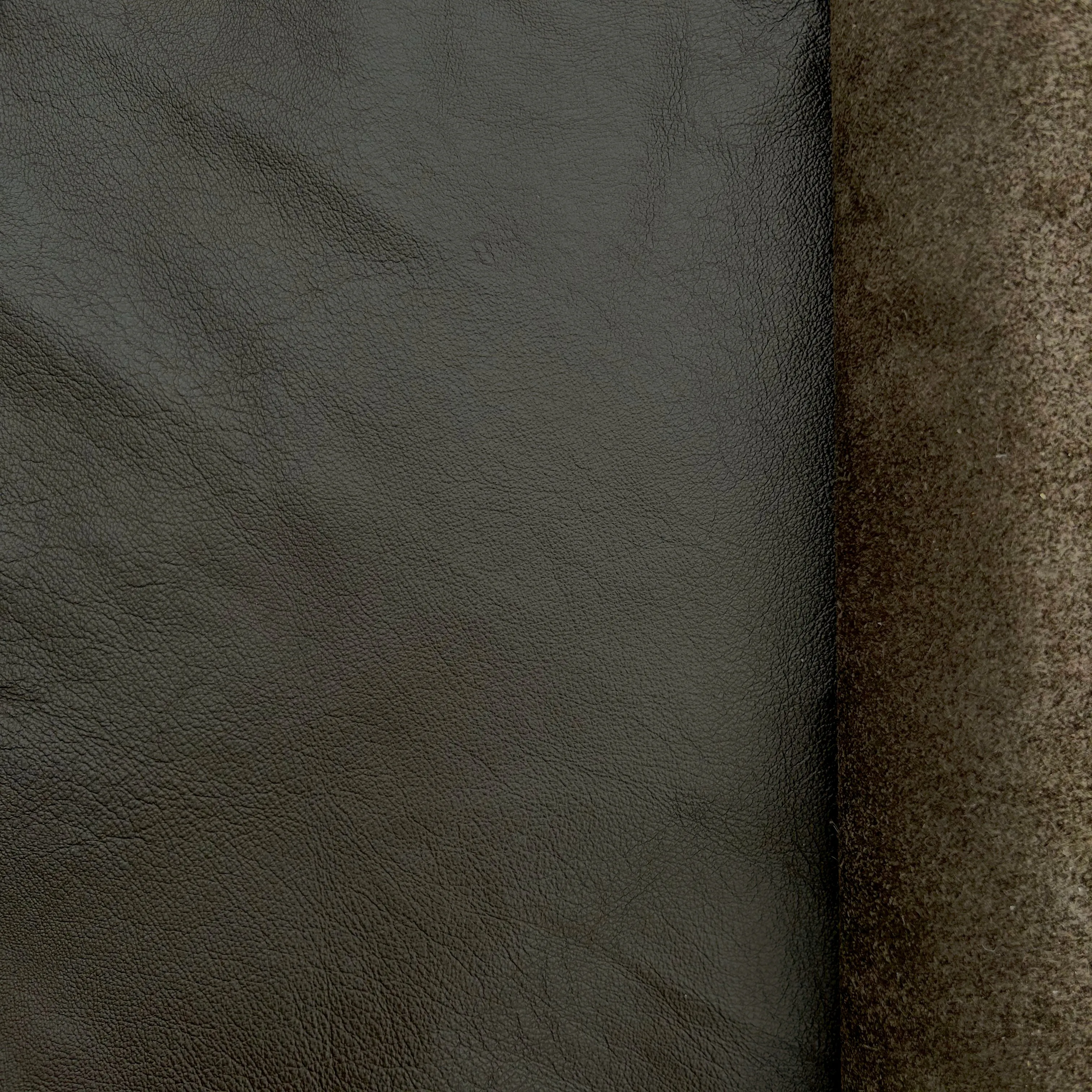 2oz Cow Leather - Dark Brown Colour (per square foot)