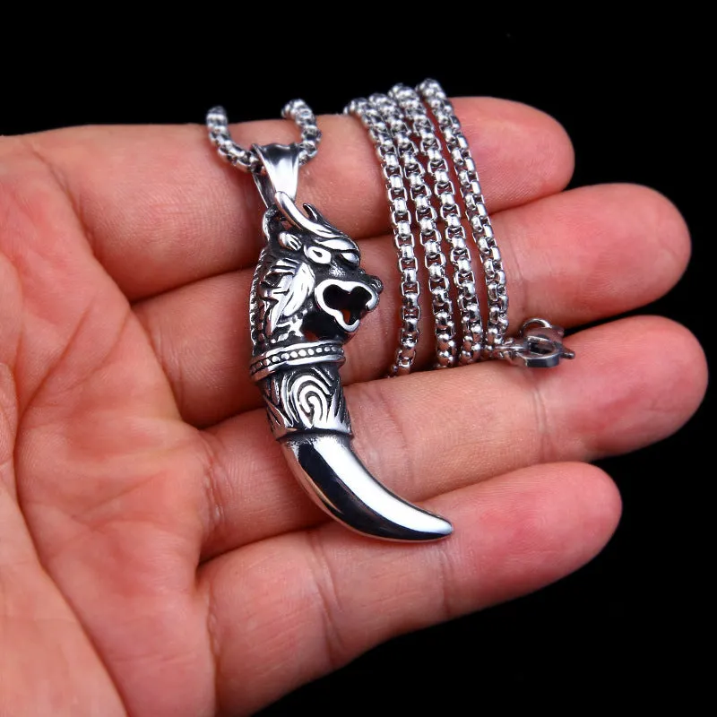 Fashionable men's personalized wolf tooth necklace