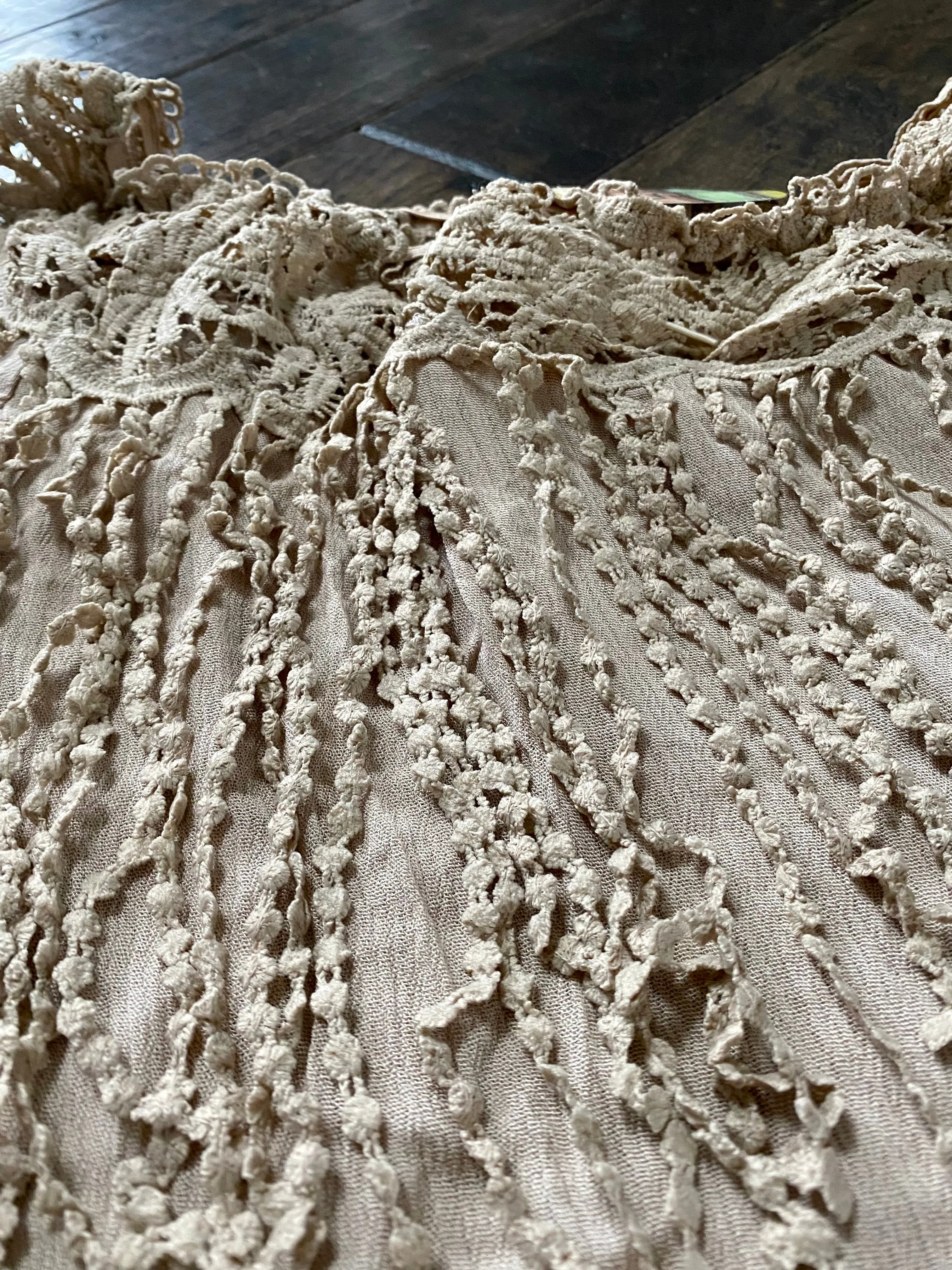 OFF SHOULDER 3/4 SLEEVE TOP WITH CROCHET LACE