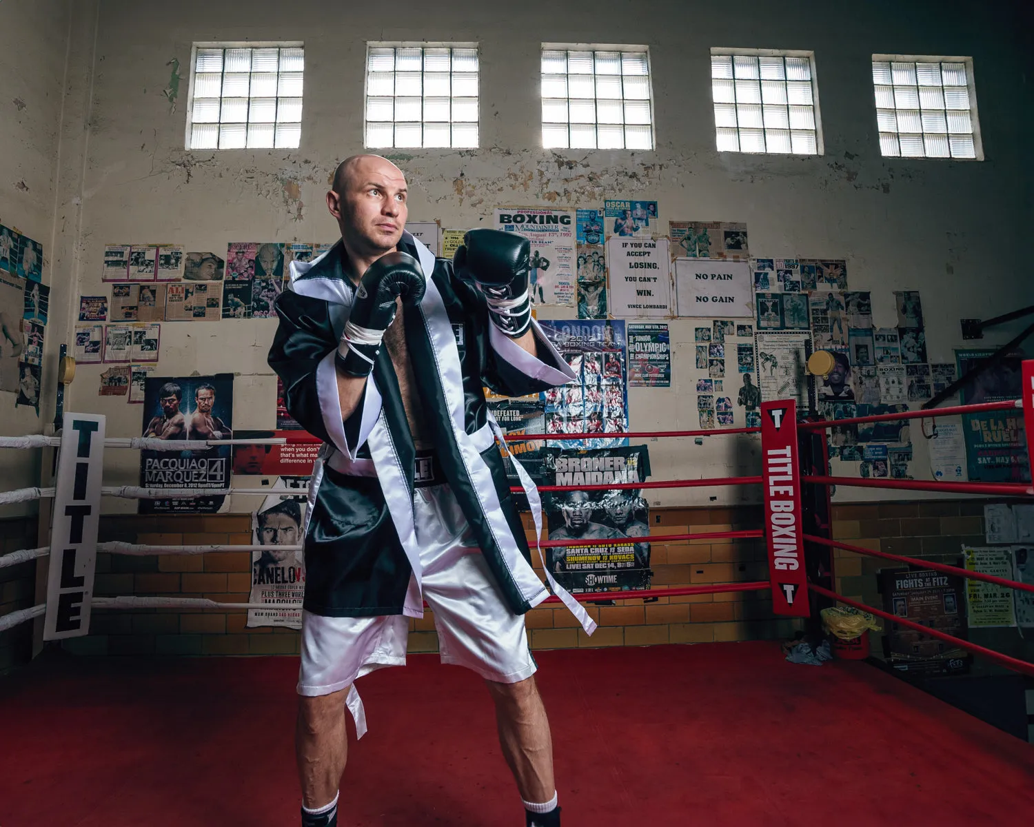TITLE Boxing Pro Fingertip Robe 2.0