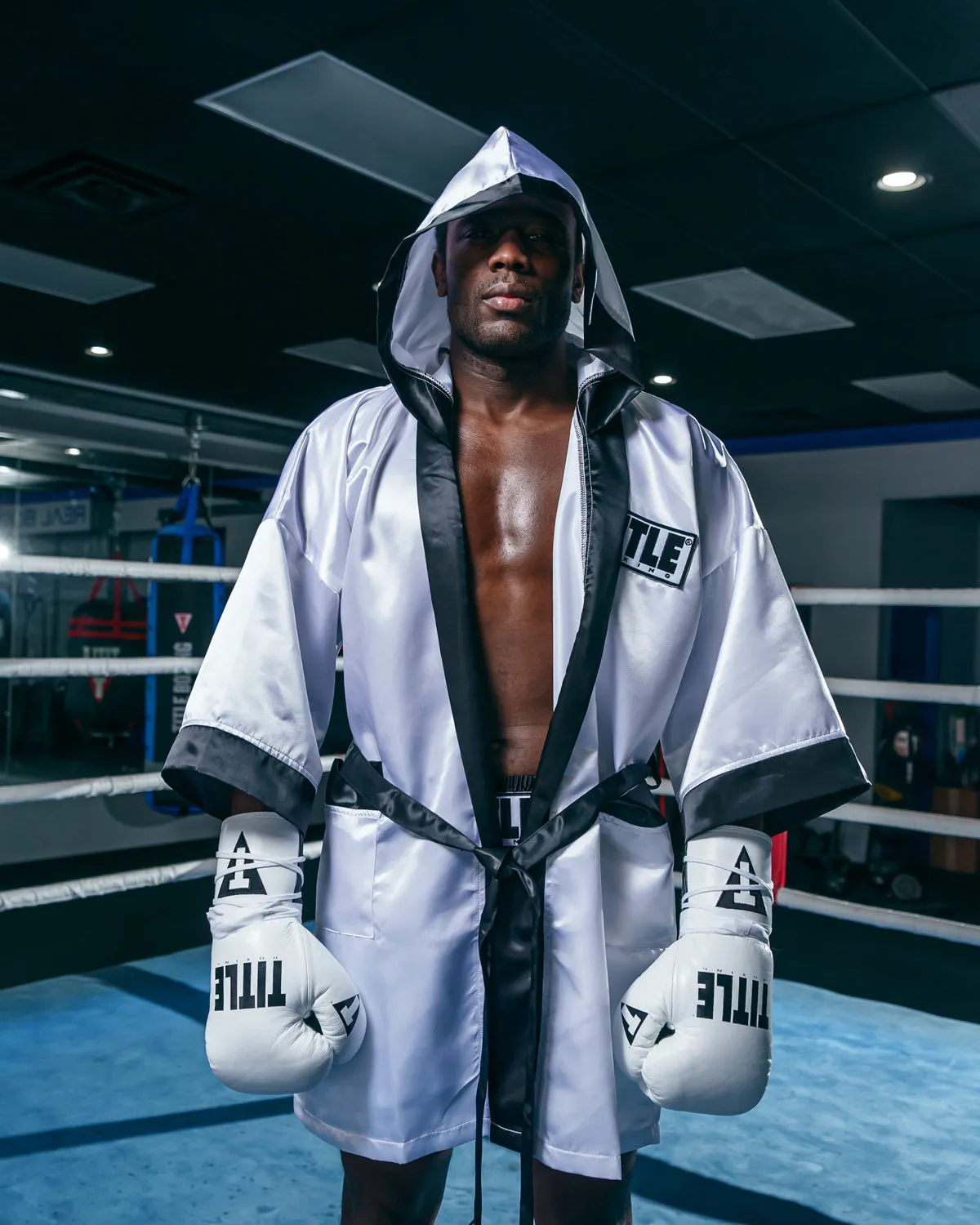 TITLE Boxing Pro Fingertip Robe 2.0
