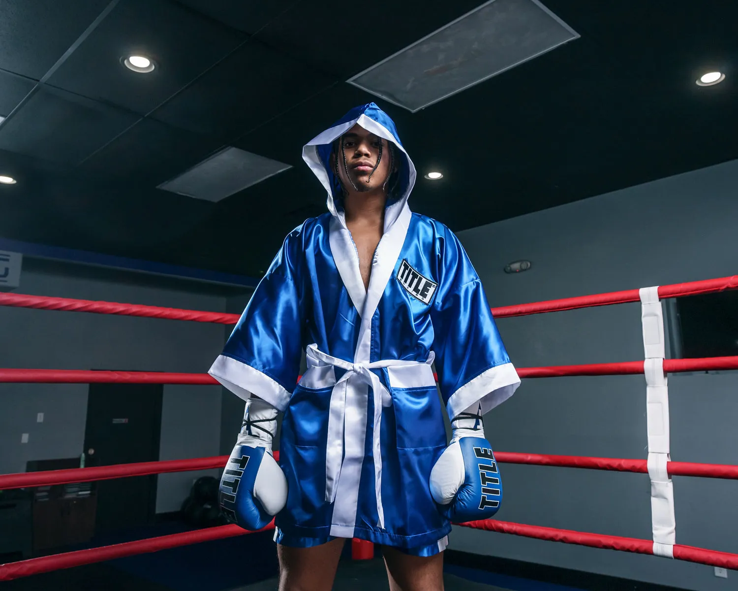 TITLE Boxing Pro Fingertip Robe 2.0