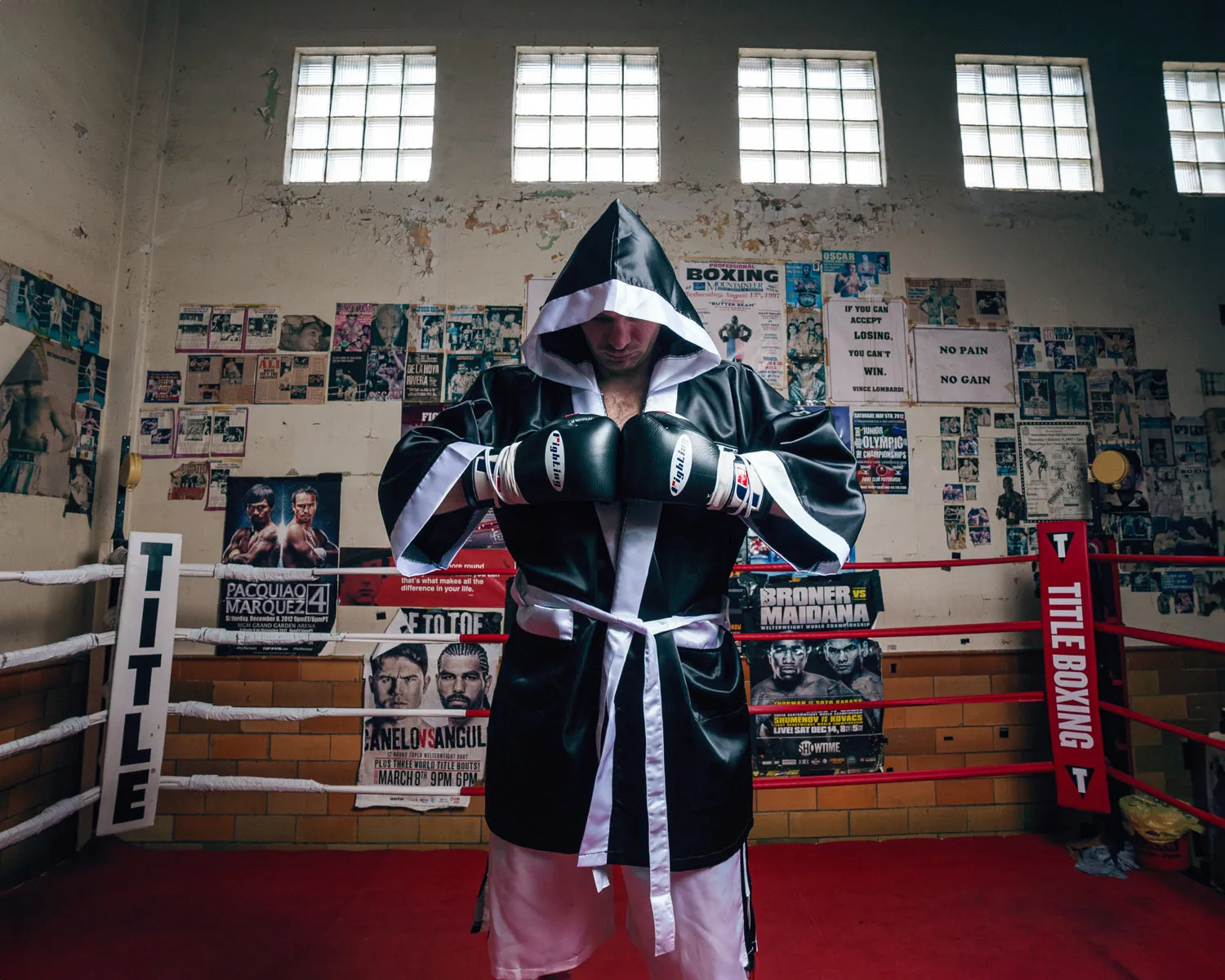 TITLE Boxing Pro Fingertip Robe 2.0